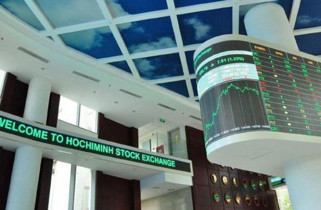 Tuần đầu thay 'áo mới' của HoSE