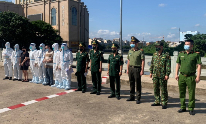 587eec9bd303275d7e12 (1)