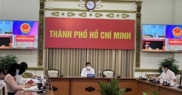 Phó Thủ tướng Vũ Đức Đam: TP HCM cần có kế hoạch để nhân dân đăng ký tiêm vaccine qua mạng