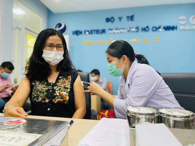 Dự kiến trong vòng 2-3 tuần ngành y tế TP.HCM sẽ hoàn tất tiêm hơn 1 triệu liều vắc xin. Ảnh: H.T