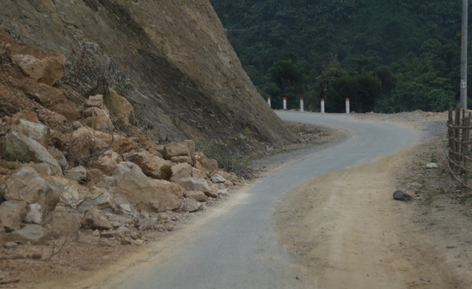 Đường vào bản Chăm puông, nơi phát hiện 3 ca nhiễm covid-19