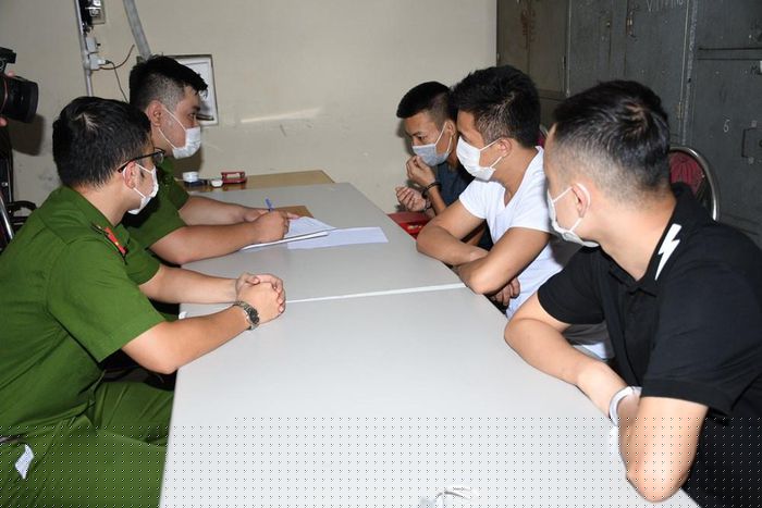 3 trong số các đối tượng bị lực lượng chức năng tạm giữ hình sự.