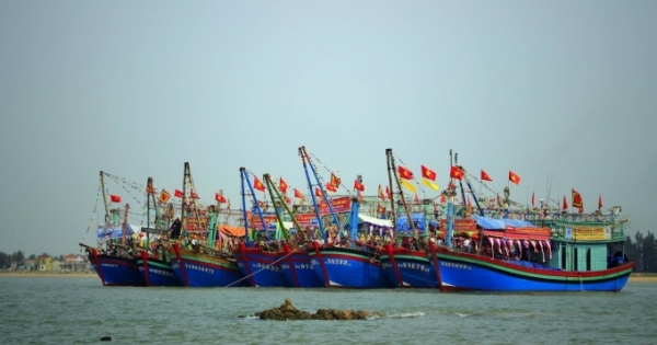 Quảng Ninh: Liên tiếp bắt giữ các tàu khai thác thủy sản trái phép