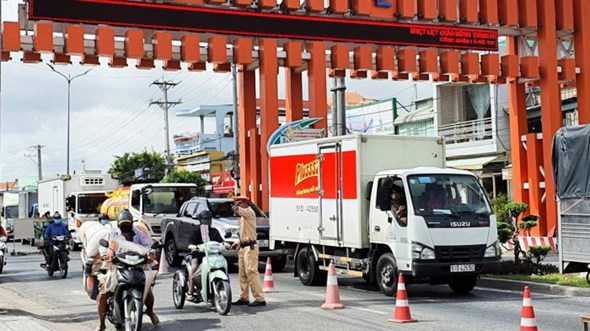 van_chuyen_hang_hoa_thoi_dich_1