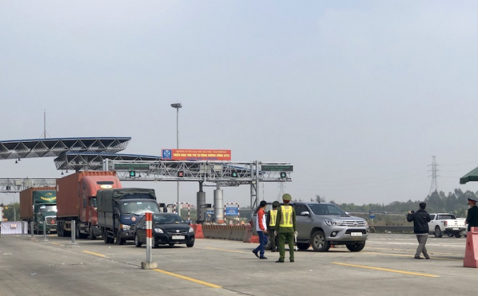 Kiểm so&aacute;t dịch bệnh đối với c&aacute;c phương tiện vận tải h&agrave;ng ho&aacute; ra v&agrave;o th&agrave;nh phố Hải Ph&ograve;ng.