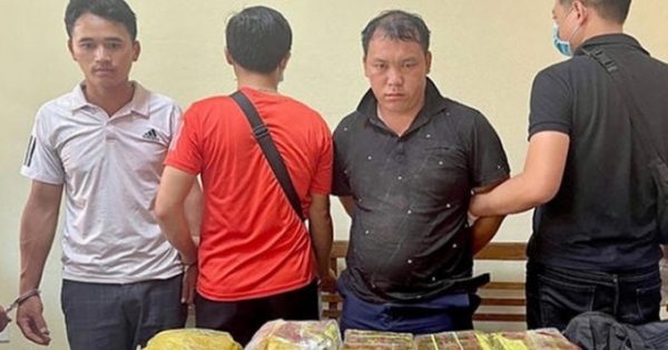 Cùng nhau góp tiền đi mua ma túy để kiếm lời