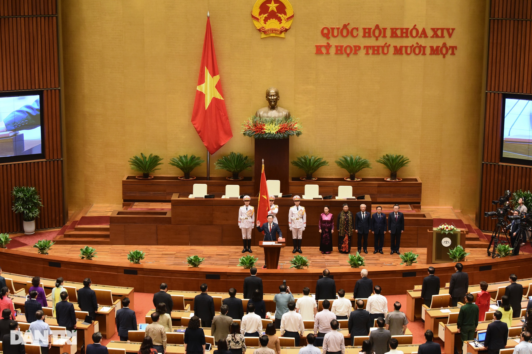 Chủ tịch Quốc hội Vương Đình Huệ tuyên thệ tại kỳ họp thứ 11, Quốc hội khóa XIV.