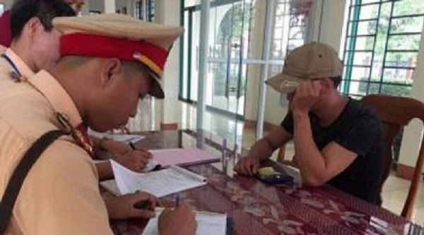 img-bgt-2021-phat-35-trieu-tuoc-gplx-23-thang-tai-xe-o-to-tai-duong-tinh-voi-ma-tuy-3-1626949286-width900height506