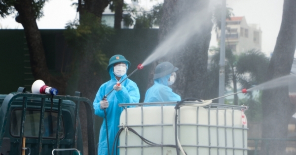 TP Thủ Đức, huyện Bình Chánh được quân đội phun khử khuẩn