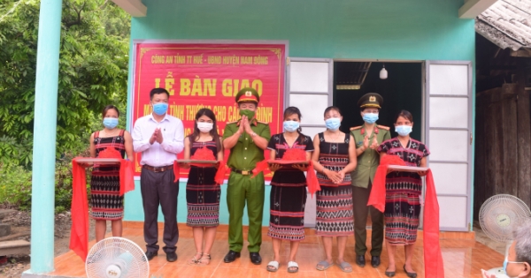 Bàn giao mái ấm tình thương cho các hộ nghèo huyện Nam Đông