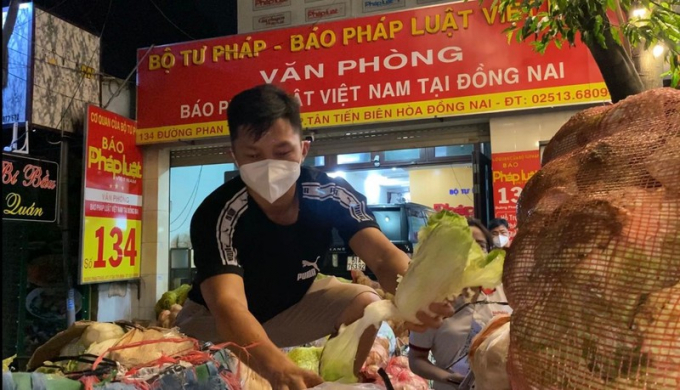Báo Pháp luật Việt Nam VP tại Đồng Nai ủng hộ 50 tấn rau, cả quả cho lực lượng tuyến đầu và đồng bào vùng dịch tại Đồng Nai và TP HCM.