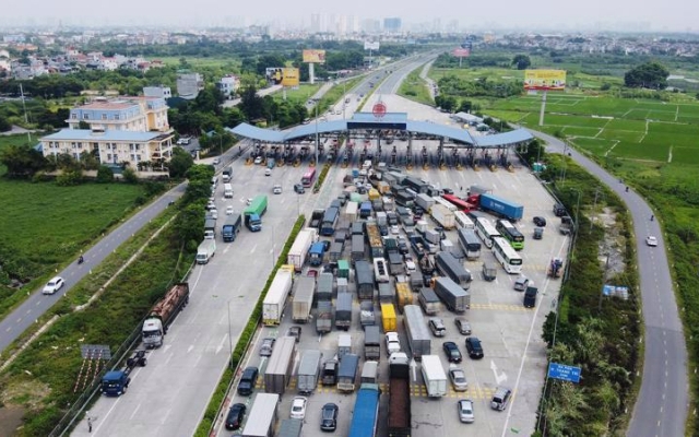 Bí thư Thành ủy Hà Nội: Xe có dán mã “luồng xanh” sẽ được đi thẳng vào Hà Nội