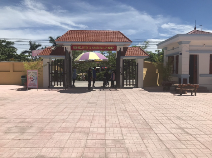 Trường Trường THPT H&ugrave;ng Thắng.