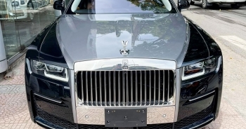 Sedan siêu sang Rolls-Royce Ghost EWB 2021 đầu tiên về Việt Nam