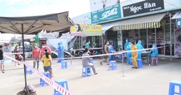 Đề nhiều ca mắc Covid trên địa bàn, Chủ tịch phường bị điều chuyển công tác