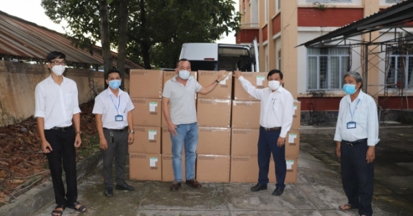 Tiếp tục chi viện cho Miền Nam, Sun Group ủng hộ Tây Ninh hơn 10 tỷ đồng trang thiết bị y tế chống dịch Covid-19