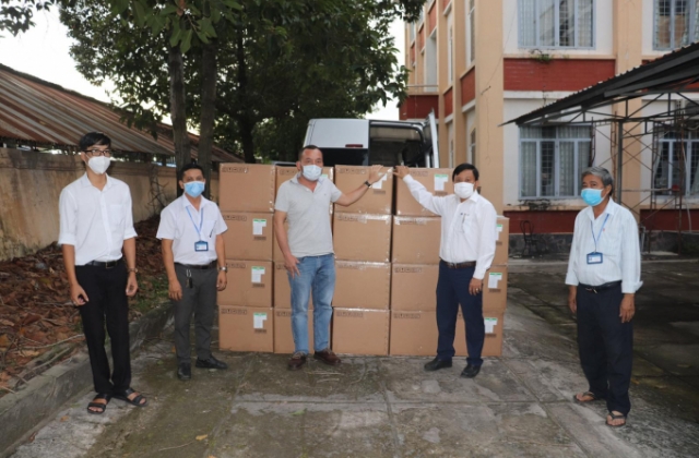 Tiếp tục chi viện cho Miền Nam, Sun Group ủng hộ Tây Ninh hơn 10 tỷ đồng trang thiết bị y tế chống dịch Covid-19