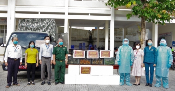 Vùng 2 Hải quân: Những chuyến thực phẩm hỗ trợ nhân dân khu vực phong tỏa  chống dịch Covid -19