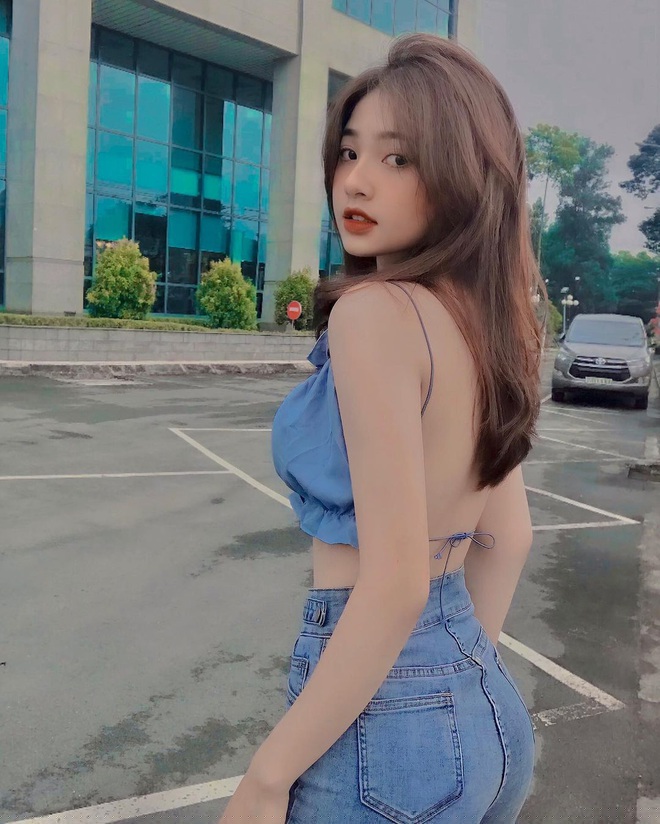 Phong cách thời trang mà Phương Nhi hướng đến chính là sự trẻ trung, năng động và phù hợp với từng hoàn cảnh nhất định. Nhi cho rằng, khi ăn mặc đẹp thì sự tự tin sẽ nhân lên gấp bội.