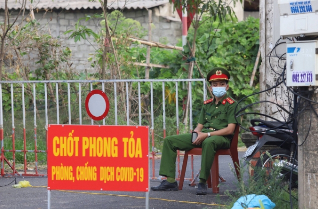 Sáng 30/7, cả nước ghi nhận 4.992 ca mắc Covid-19 trong đó có 987 ca trong cộng đồng