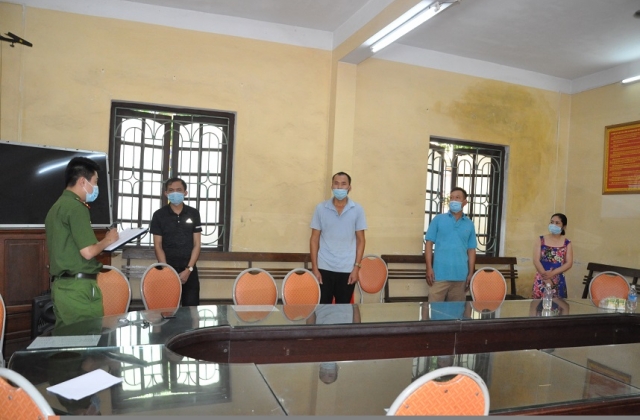 Hải Dương: Bắt giữ nhiều đối tượng tụ tập tham gia đánh bạc trong mùa dịch