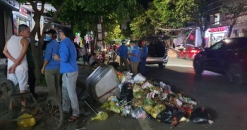 Nghệ An: Nam công nhân quét rác nhập viện sau tai nạn hy hữu