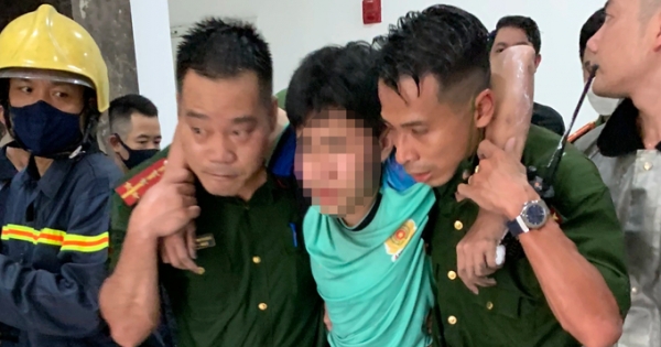 Giải cứu thành công cháu bé ở một mình trong căn hộ xảy ra hỏa hoạn