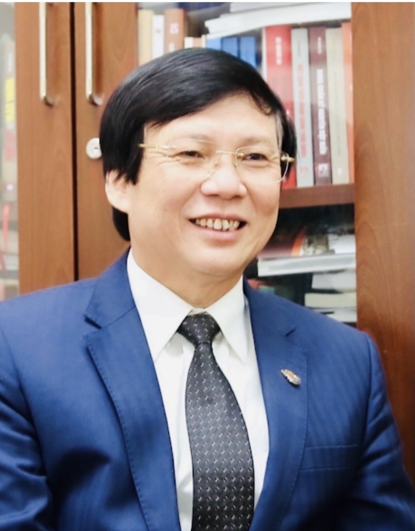 Nh&agrave; b&aacute;o Hồ Quang Lợi.