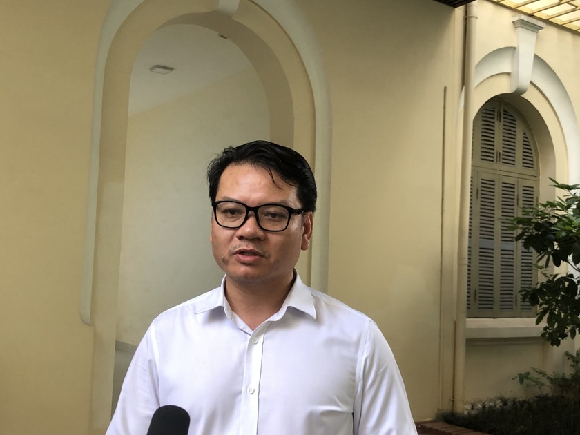 Nh&agrave; b&aacute;o Trần Anh T&uacute;.