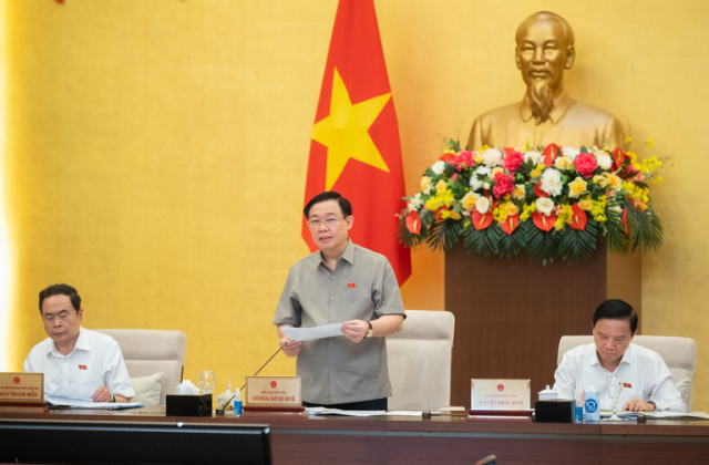 Thường vụ Quốc hội xem x&eacute;t nghị quyết về sắp xếp đơn vị h&agrave;nh ch&iacute;nh cấp huyện, x&atilde;