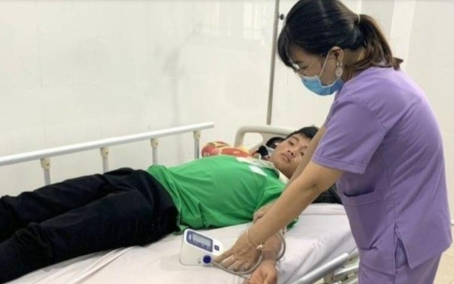 Đắk Nông: Sau bữa cơm trưa 11 người nghi bị ngộ độc