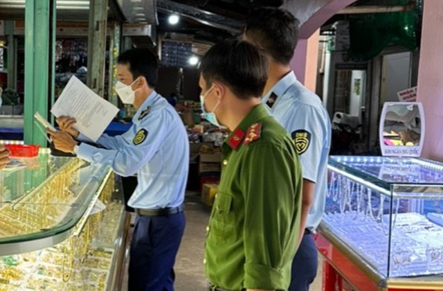 4 doanh nghiệp bị xử phạt nặng v&igrave; kinh doanh sản phẩm từ ng&agrave; voi