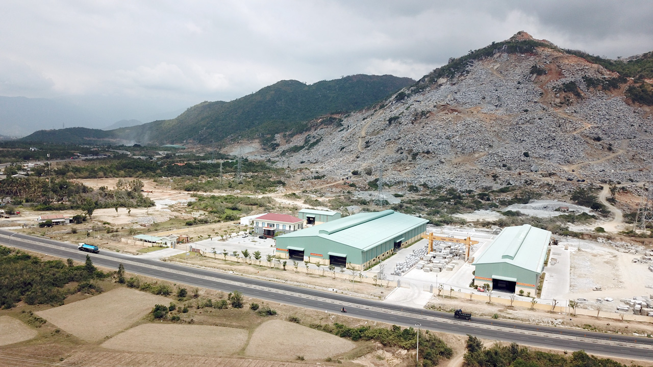 Nha-may-che-bien-da-op-lat-Dien-Tan-4-1