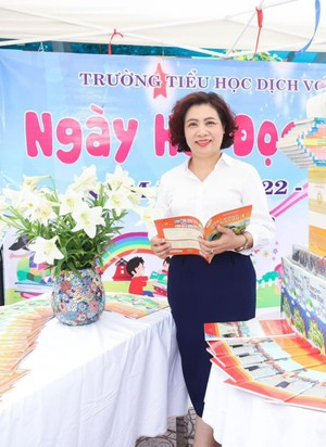 C&ocirc; gi&aacute;o Nguyễn Thanh Huyền - Hiệu trưởng trường Tiểu học Dịch Vọng B.