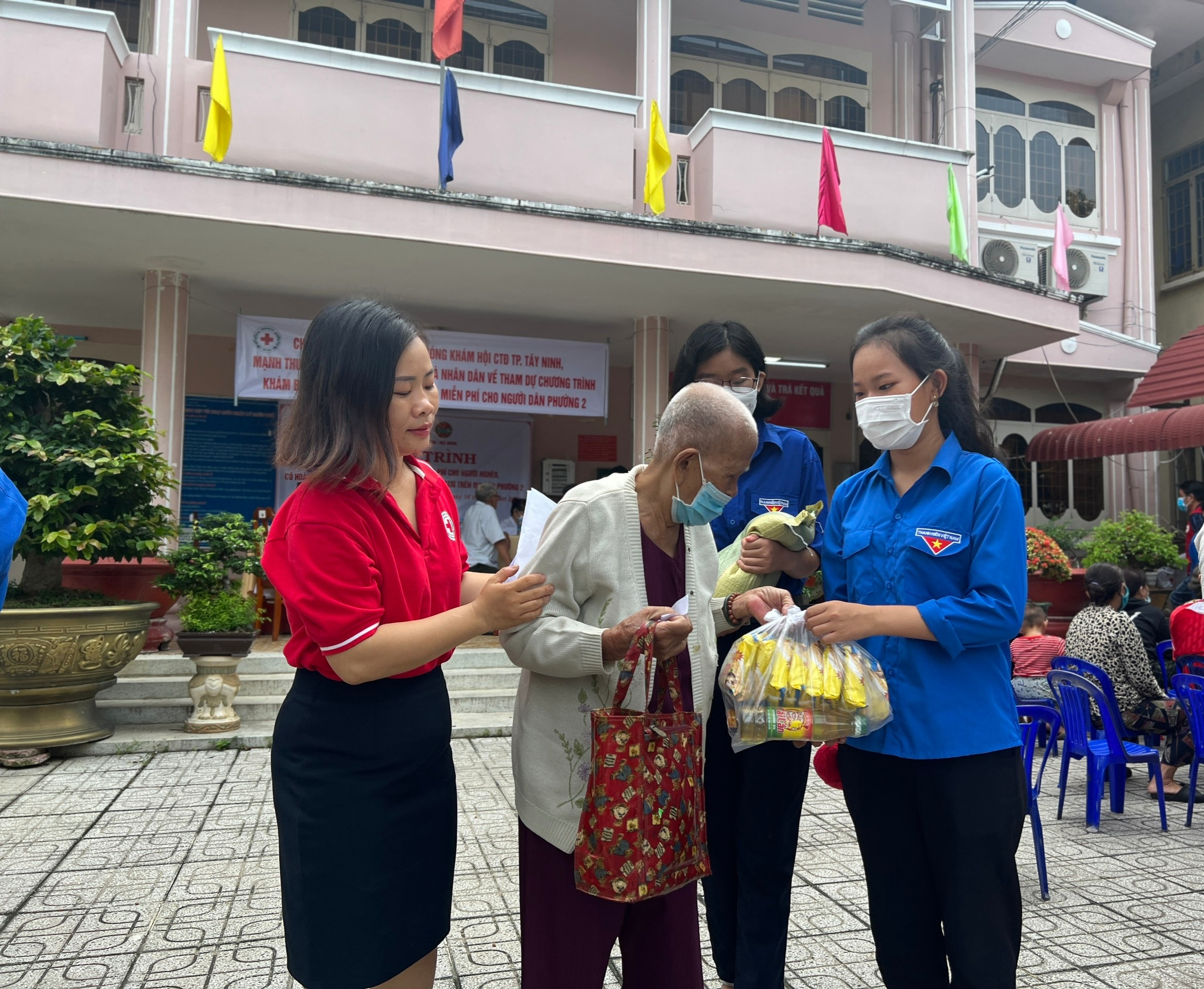 4B9F78F6-F9B4-4D32-B460-E0E5C619E987.