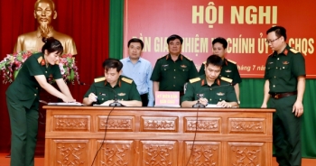 Bàn giao nhiệm vụ Chính ủy Bộ Chỉ huy Quân sự tỉnh Hà Giang