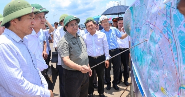 Thủ tướng khảo sát tuyến đường Đông-Tây trọng điểm của tỉnh Ninh Bình