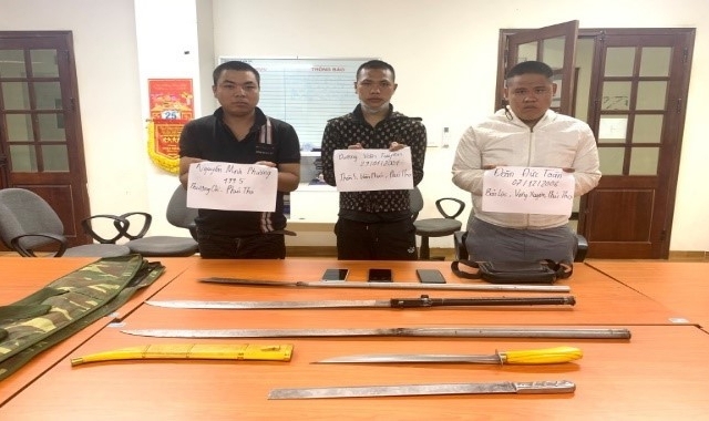 Bắt nh&oacute;m đối tượng k&eacute;o l&ecirc; hung kh&iacute;, g&acirc;y n&aacute;o loạn quanh Th&agrave;nh cổ Sơn T&acirc;y