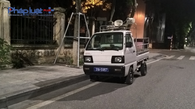 Tr&ecirc;n đường L&ecirc; Th&aacute;i Tổ, h&agrave;ng đ&ecirc;m lu&ocirc;n c&oacute; xe của Cảnh s&aacute;t đỗ.