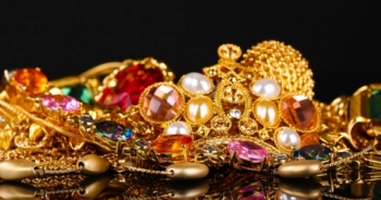 Giá vàng ngày 1/8: Chuyên gia bảo tăng... vàng không nghe quay đầu lao dốc