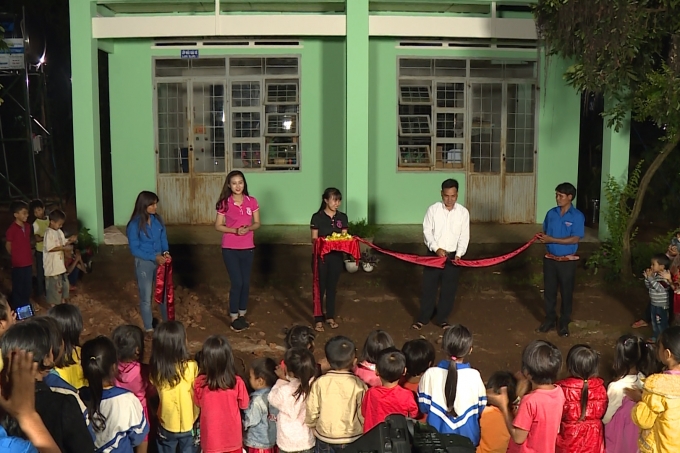 Hoa hậu Việt Nam 2016: Tr&aacute;c Th&uacute;y Mi&ecirc;u nhắc nhở, Chi Bảo bảo vệ th&iacute; sinh HHVN vụng về trước ống k&iacute;nh