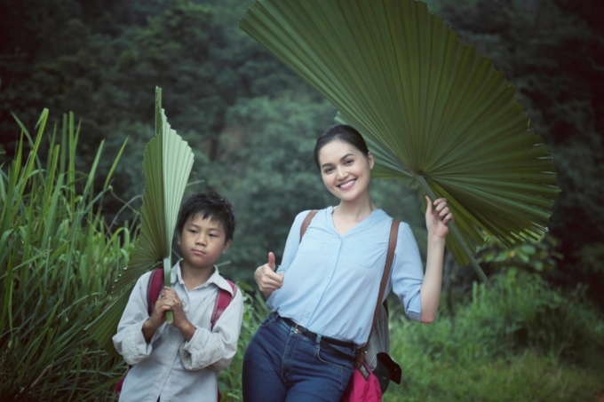 Hoa hậu Việt Nam 2016: Tr&aacute;c Th&uacute;y Mi&ecirc;u nhắc nhở, Chi Bảo bảo vệ th&iacute; sinh HHVN vụng về trước ống k&iacute;nh