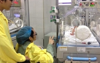 Con trai sản phụ ung thư phổi đã tự thở trực tiếp