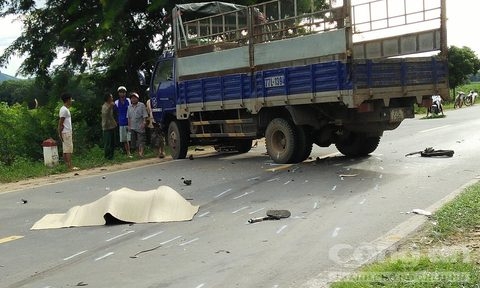 Hiện trường vụ tai nạn&nbsp;- Ảnh: Ch&iacute; Dũng