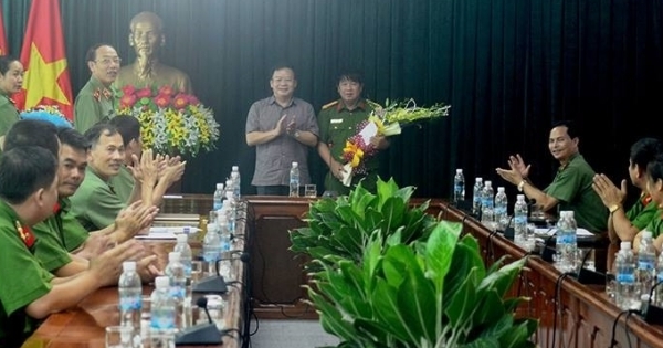 Điện Biên biểu dương các chiến sĩ bắt đối tượng mang "cái chết trắng" vào Việt Nam