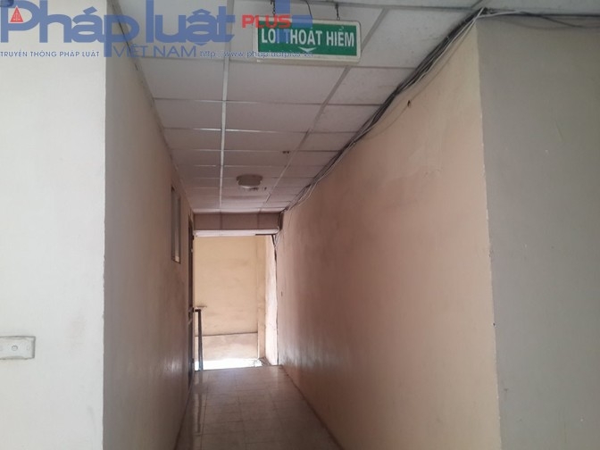 T&ograve;a nh&agrave; kh&ocirc;ng đảm bảo c&aacute;c điều kiện an to&agrave;n về PCCC, trong trường hợp xảy ra sự cố về ch&aacute;y nổ, g&acirc;y ảnh hưởng nghi&ecirc;m trọng đến t&iacute;nh mạng v&agrave; t&agrave;i sản của người d&acirc;n.