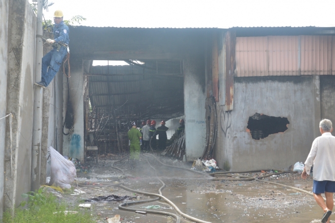 Nh&agrave; xưởng nơi xảy ra vụ ch&aacute;y.