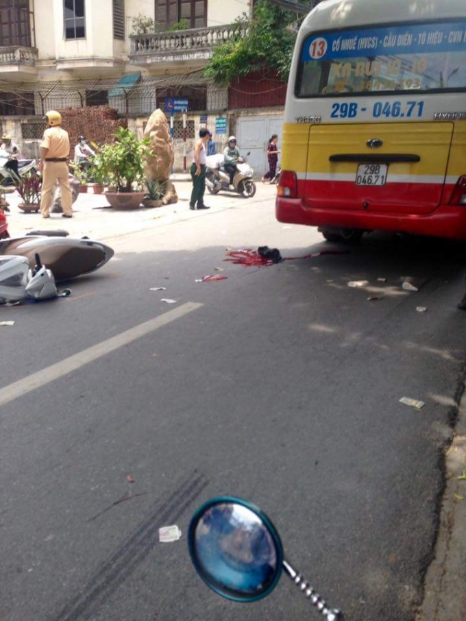 Vụ tai nạn 1 người chết ở Phan B&aacute; V&agrave;nh (Cổ Nhuế - Bắc Từ Li&ecirc;m - H&agrave; Nội).