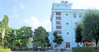 Bé sơ sinh bị gãy chân khi chào đời do bác sĩ đỡ đẻ bất cẩn