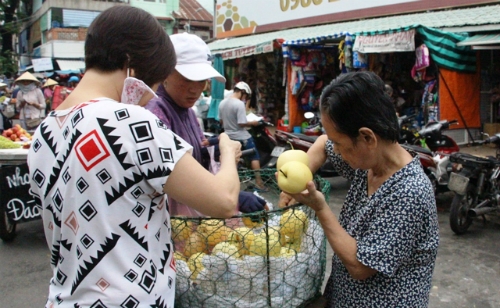 Những loại tr&aacute;i c&acirc;y Trung Quốc đội lốt h&agrave;ng Việt